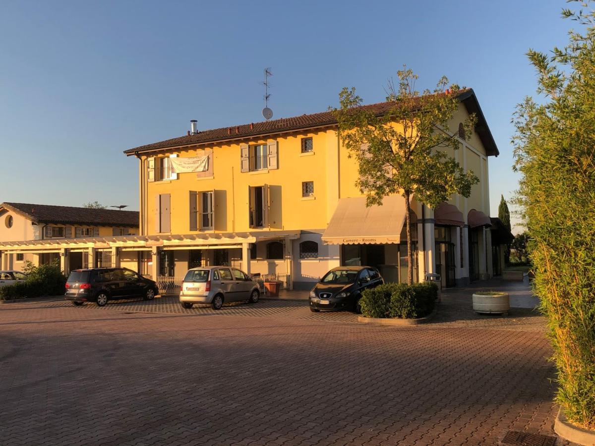 Hotel Il Borgo à Modène Extérieur photo