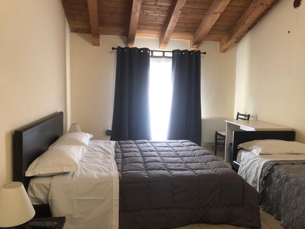 Hotel Il Borgo à Modène Extérieur photo