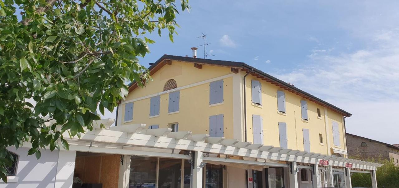 Hotel Il Borgo à Modène Extérieur photo