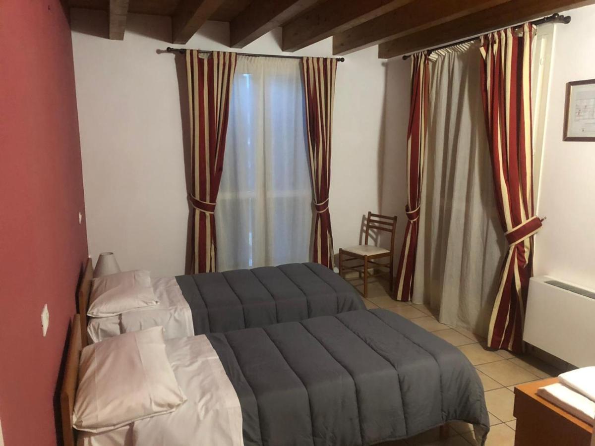 Hotel Il Borgo à Modène Extérieur photo