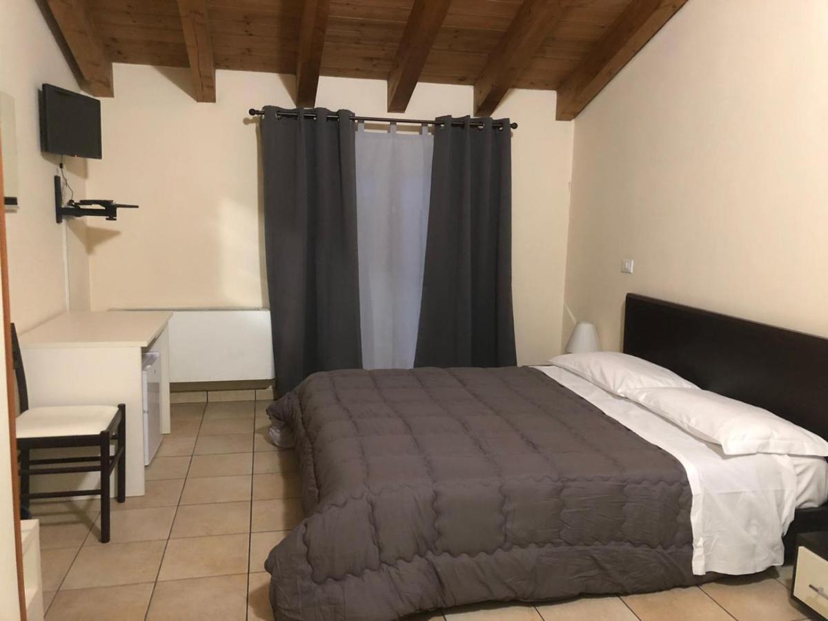 Hotel Il Borgo à Modène Extérieur photo